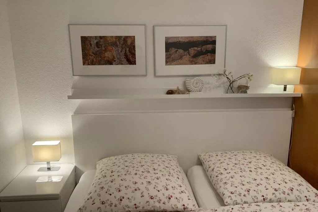 279392-Bedroom