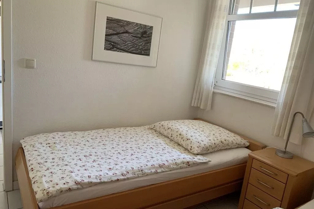 279392-Bedroom