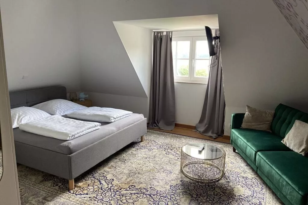 323592-Schlafzimmer