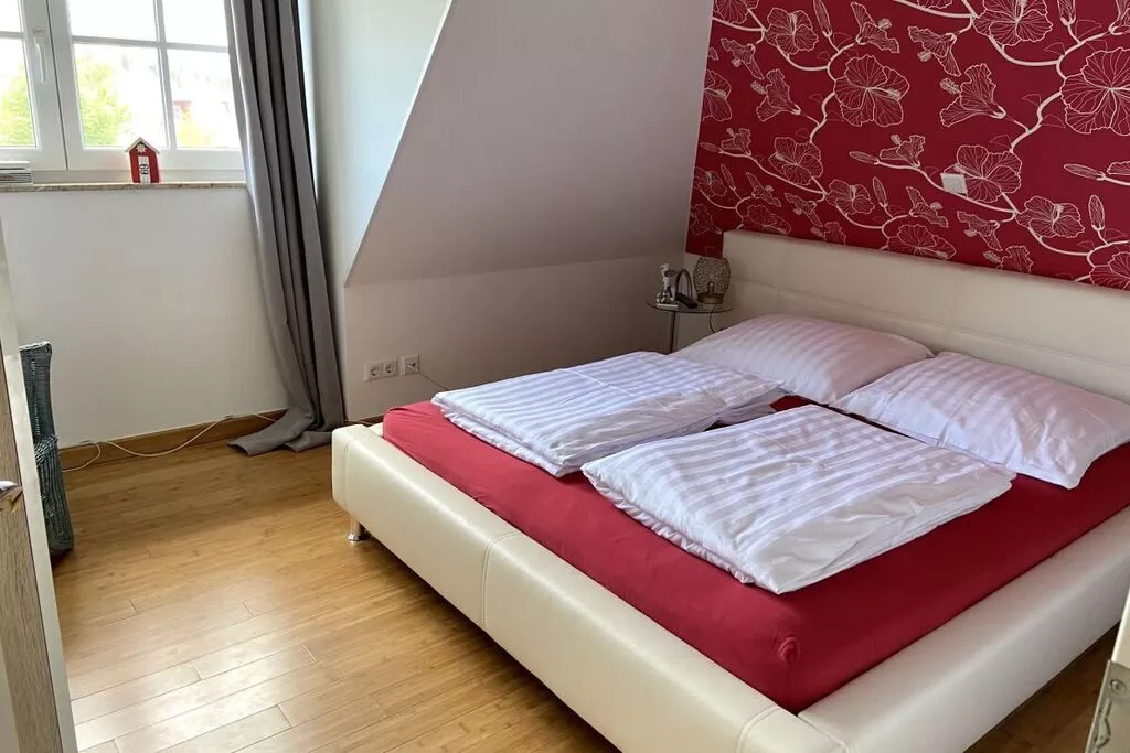 323592-Schlafzimmer