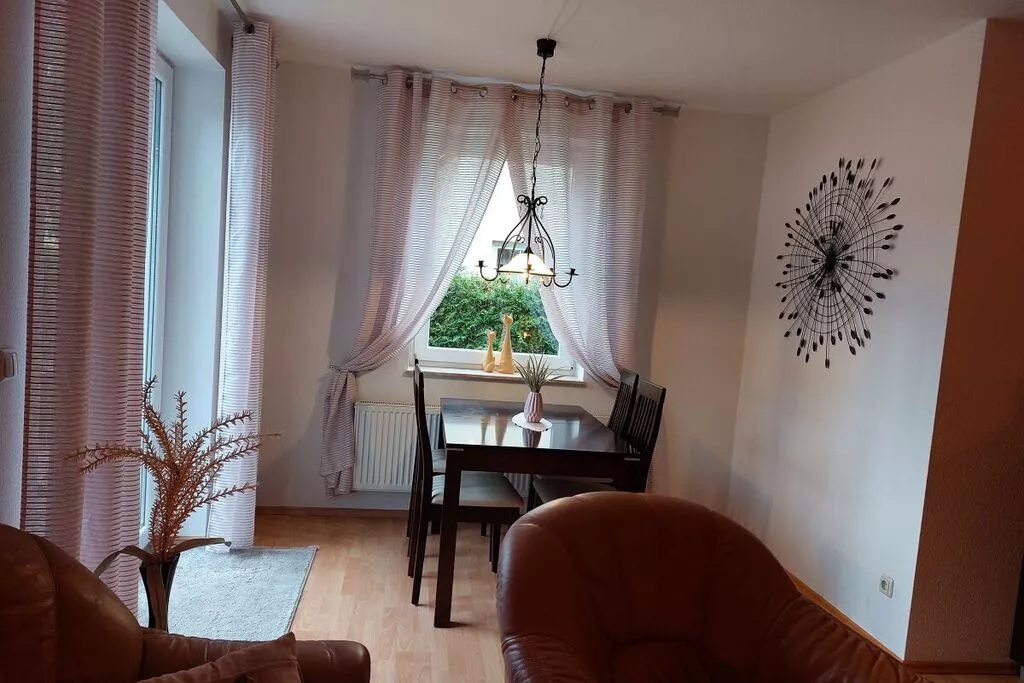 478305-Dining room