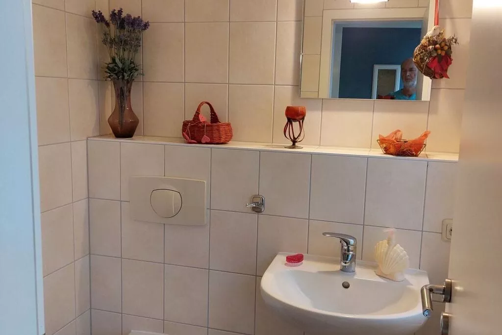478305-Bathroom