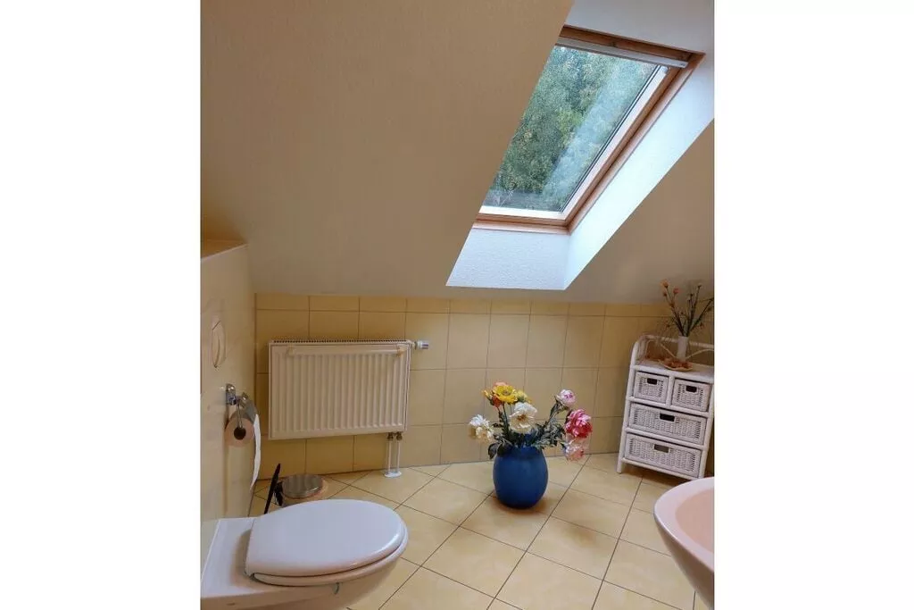 478305-Bathroom