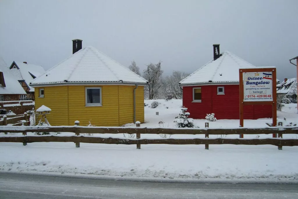 61116-Exterior winter