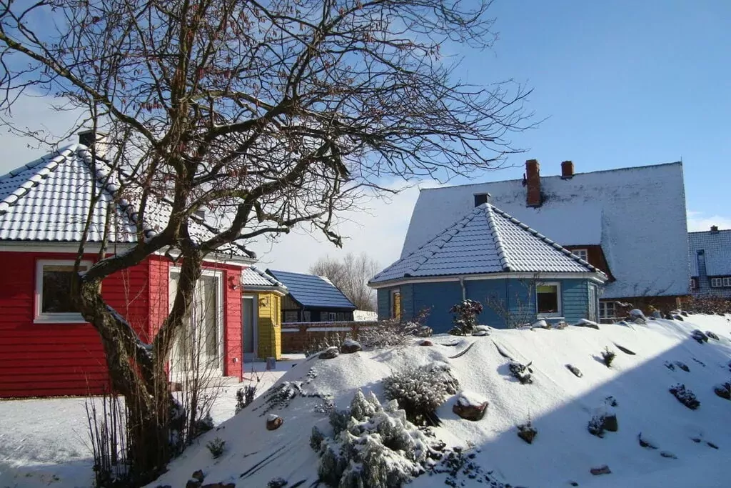 61116-Exterior winter