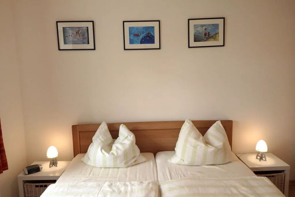 86502-Bedroom