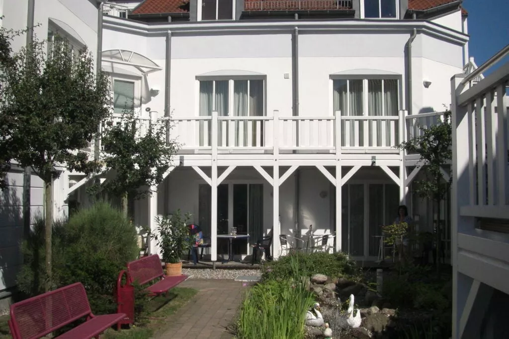 97791-Exterior summer