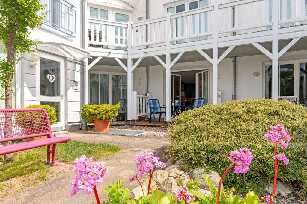 97791-Exterior summer