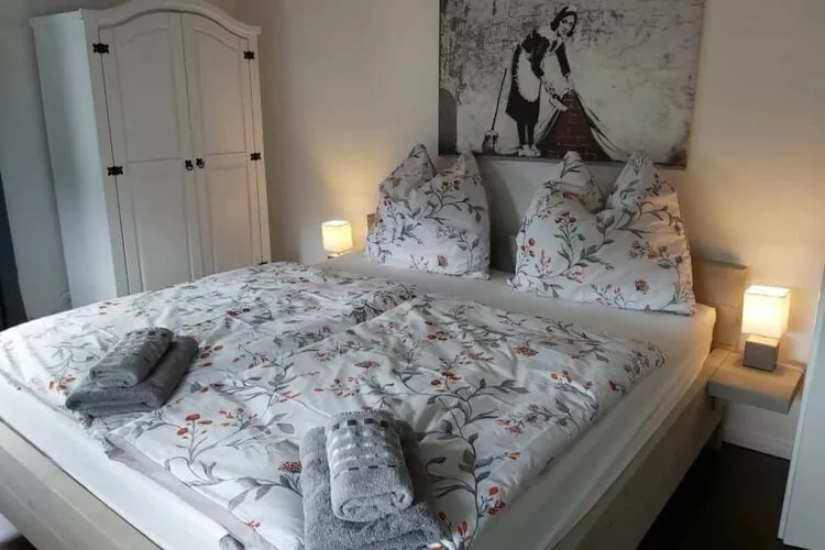 343852-Bedroom