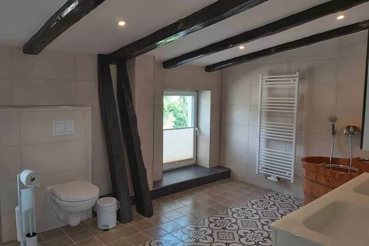 343852-Bathroom