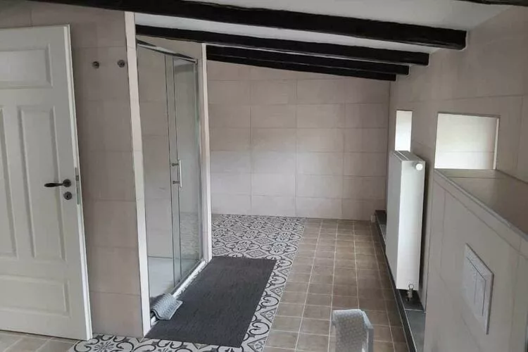 343852-Bathroom