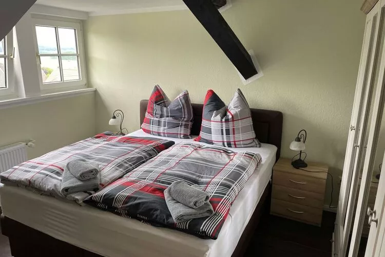 334674-Bedroom