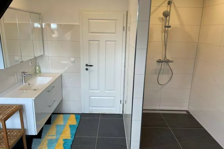 334674-Bathroom
