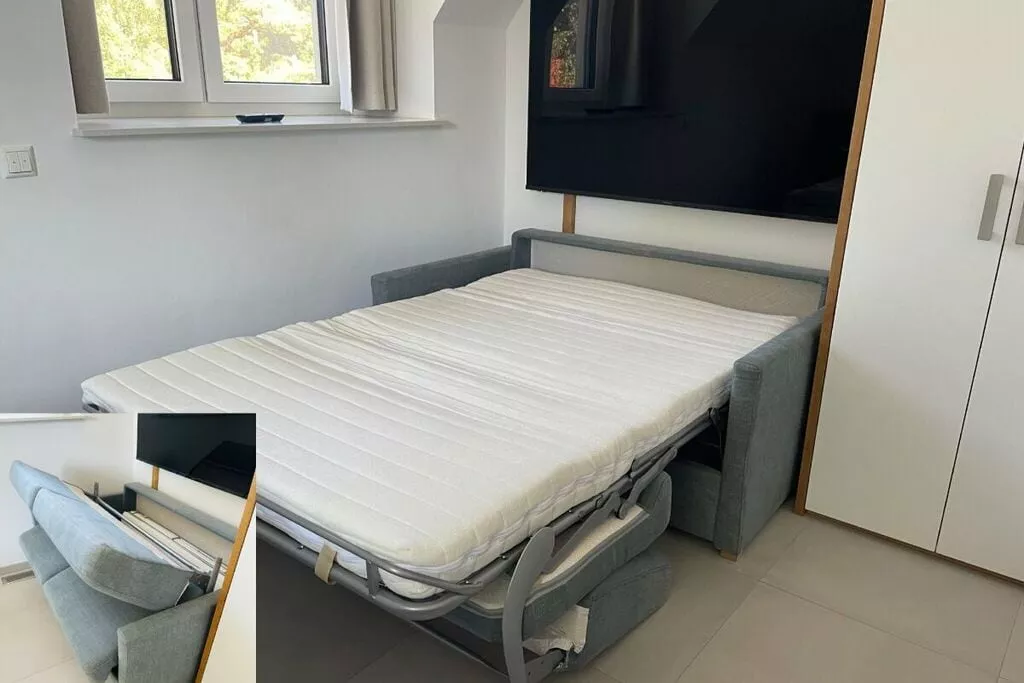 310362-Bedroom