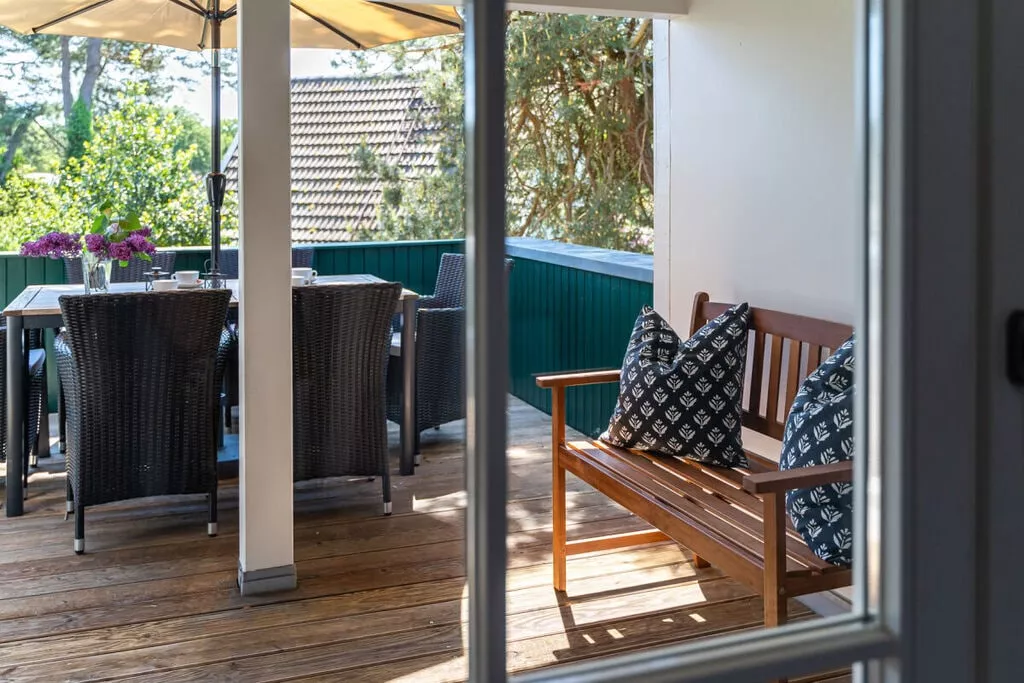 320028-Terrace balcony