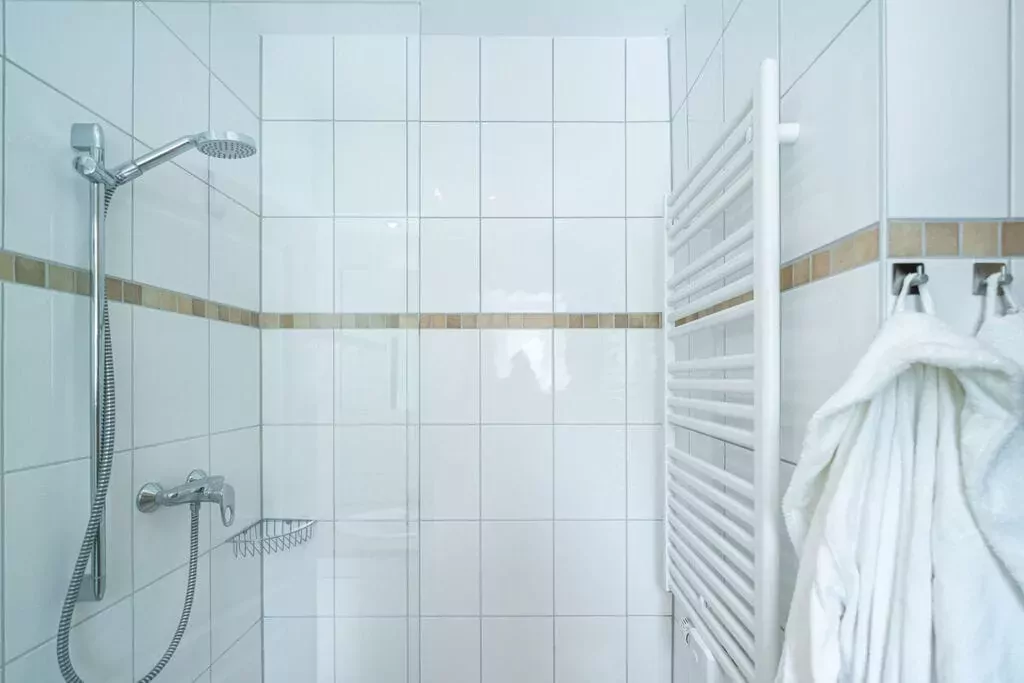 320028-Bathroom