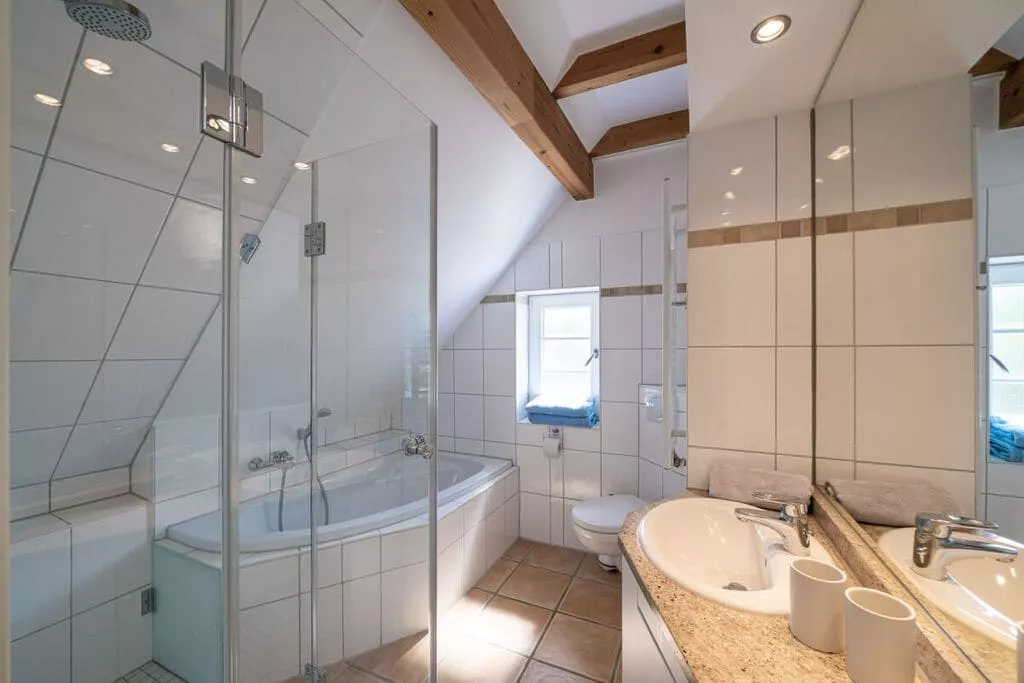 320028-Bathroom
