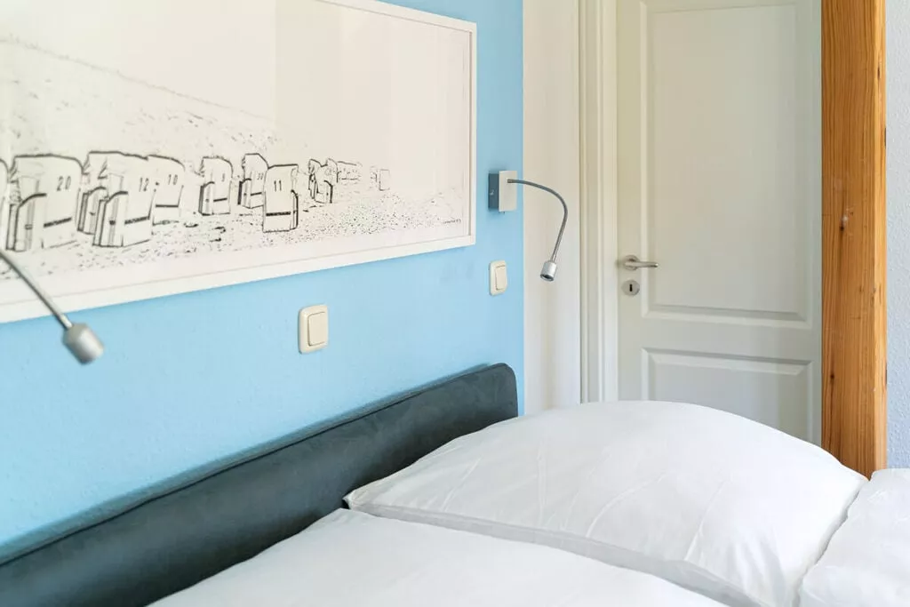 320028-Bedroom
