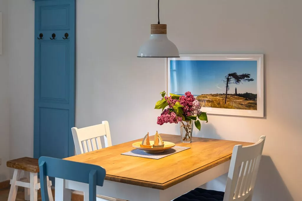 320573-Dining room