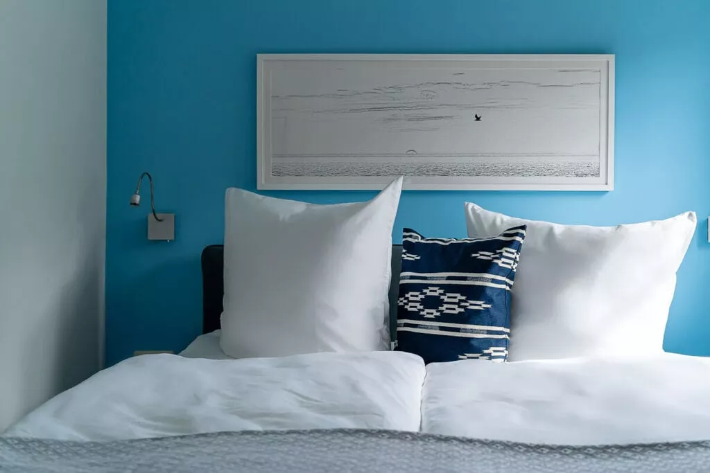 320573-Bedroom