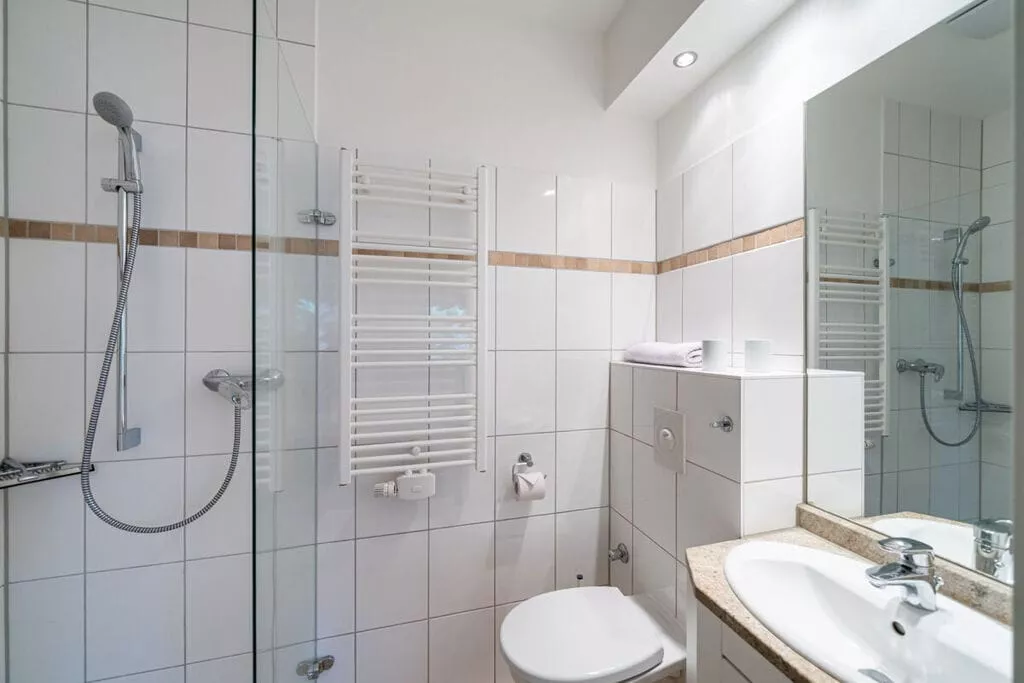 320573-Bathroom