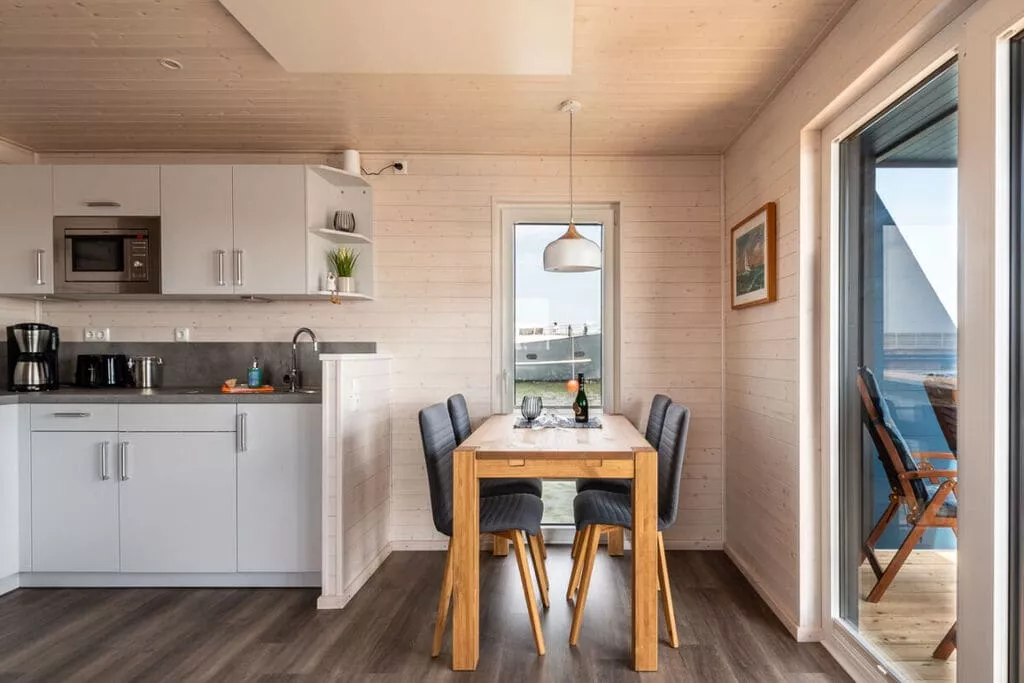 475468-Kitchen