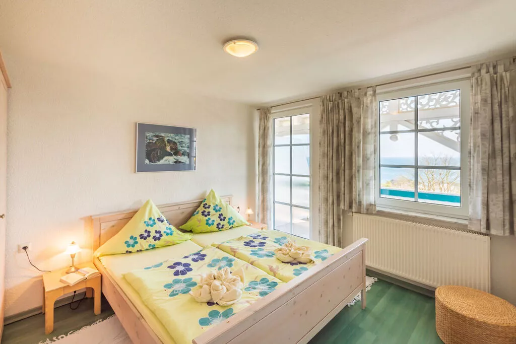 273334-Bedroom