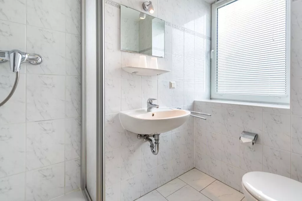 273334-Bathroom