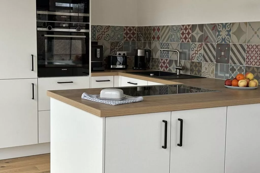 482098-Kitchen