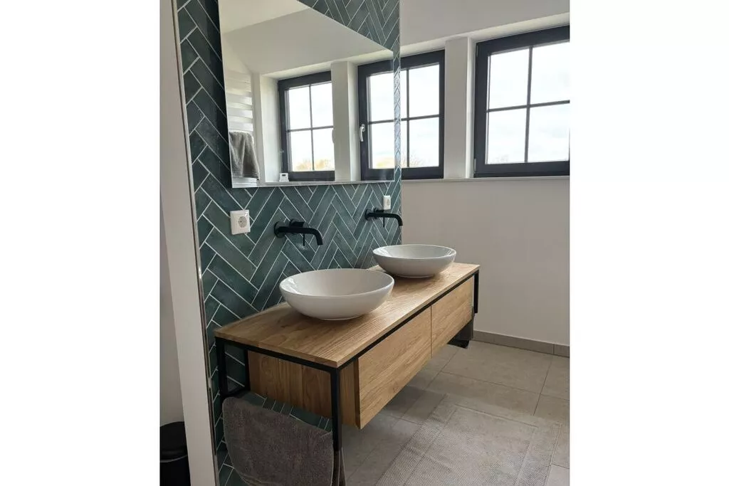 482098-Bathroom