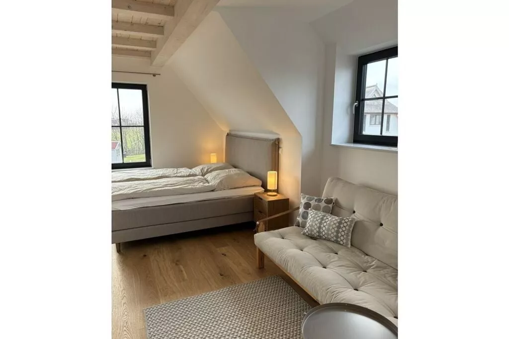 482098-Bedroom