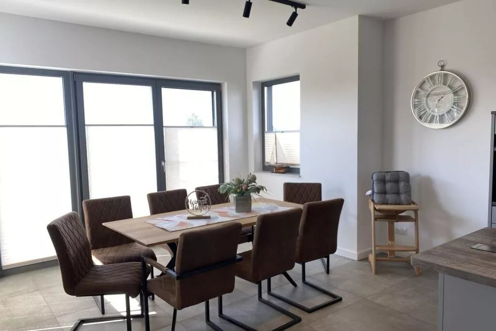389165-Salle à manger