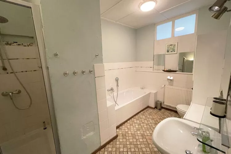 376218-Bathroom
