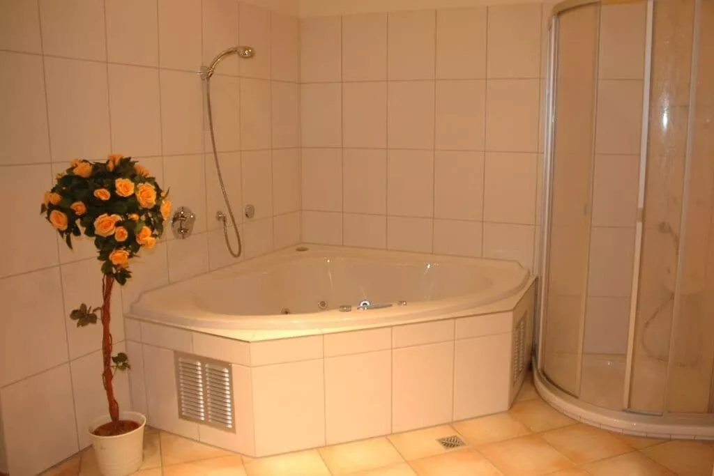 44758-Bathroom
