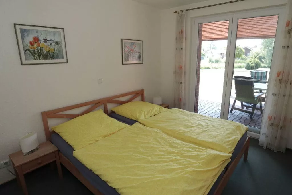 44758-Bedroom