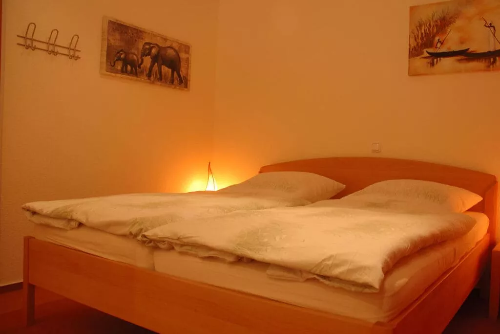 44757-Bedroom