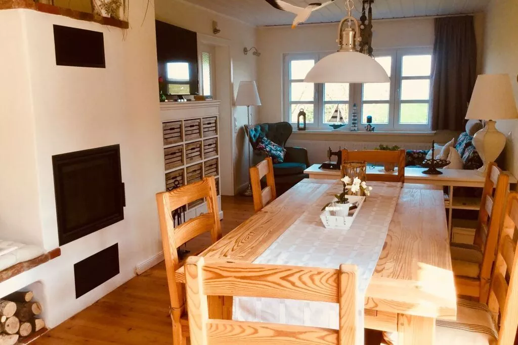 259591-Dining room