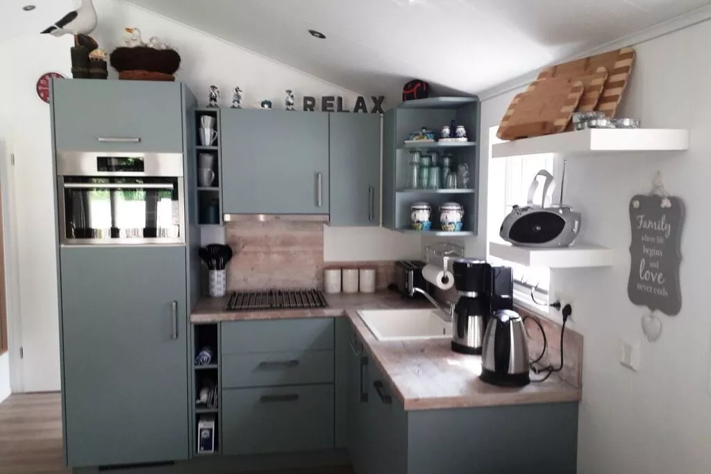 256447-Kitchen