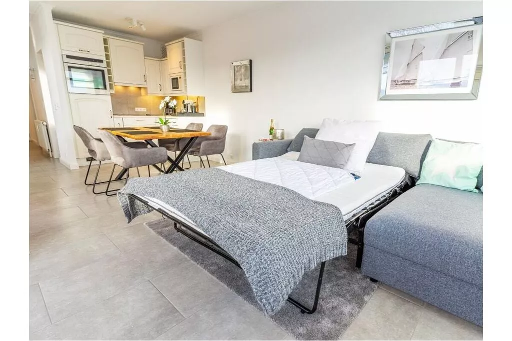 279028-Bedroom