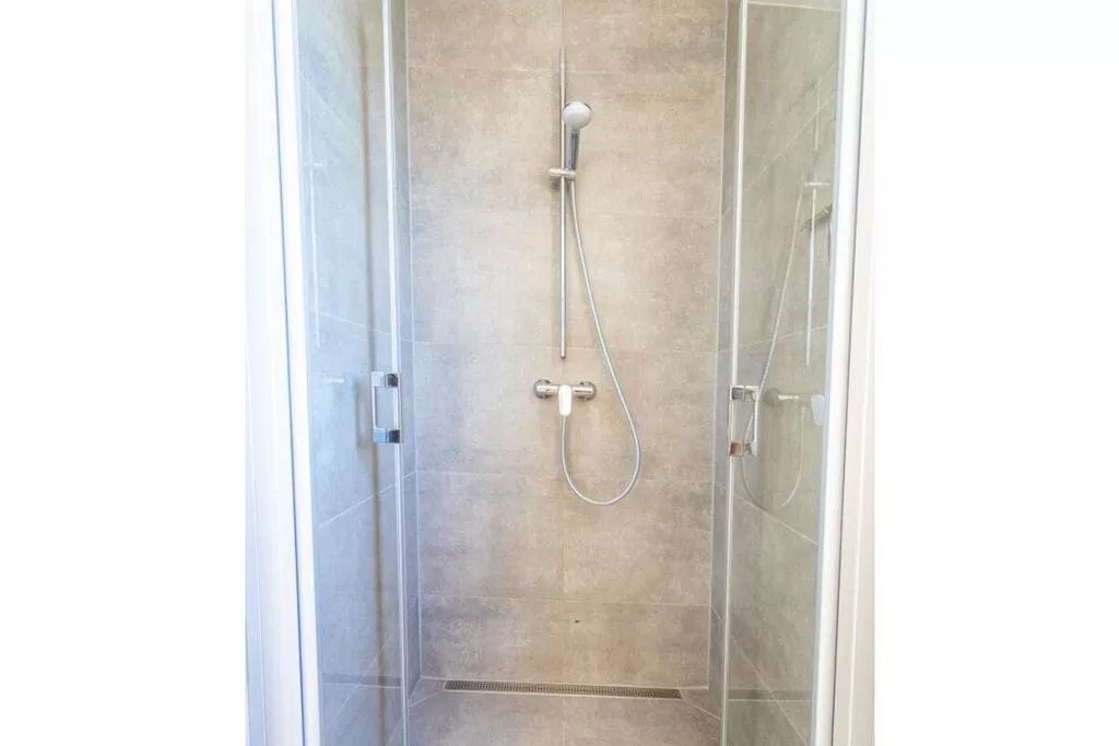 279028-Bathroom