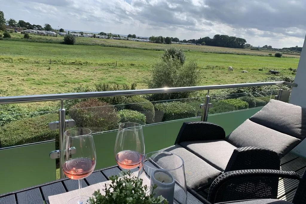 222836-Terrace balcony