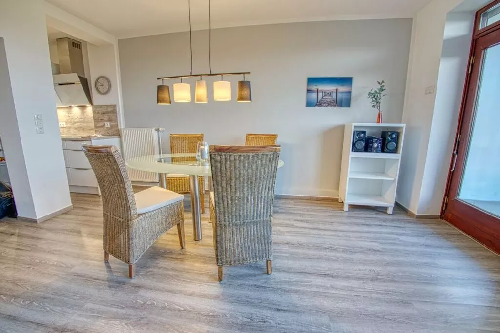 222836-Dining room