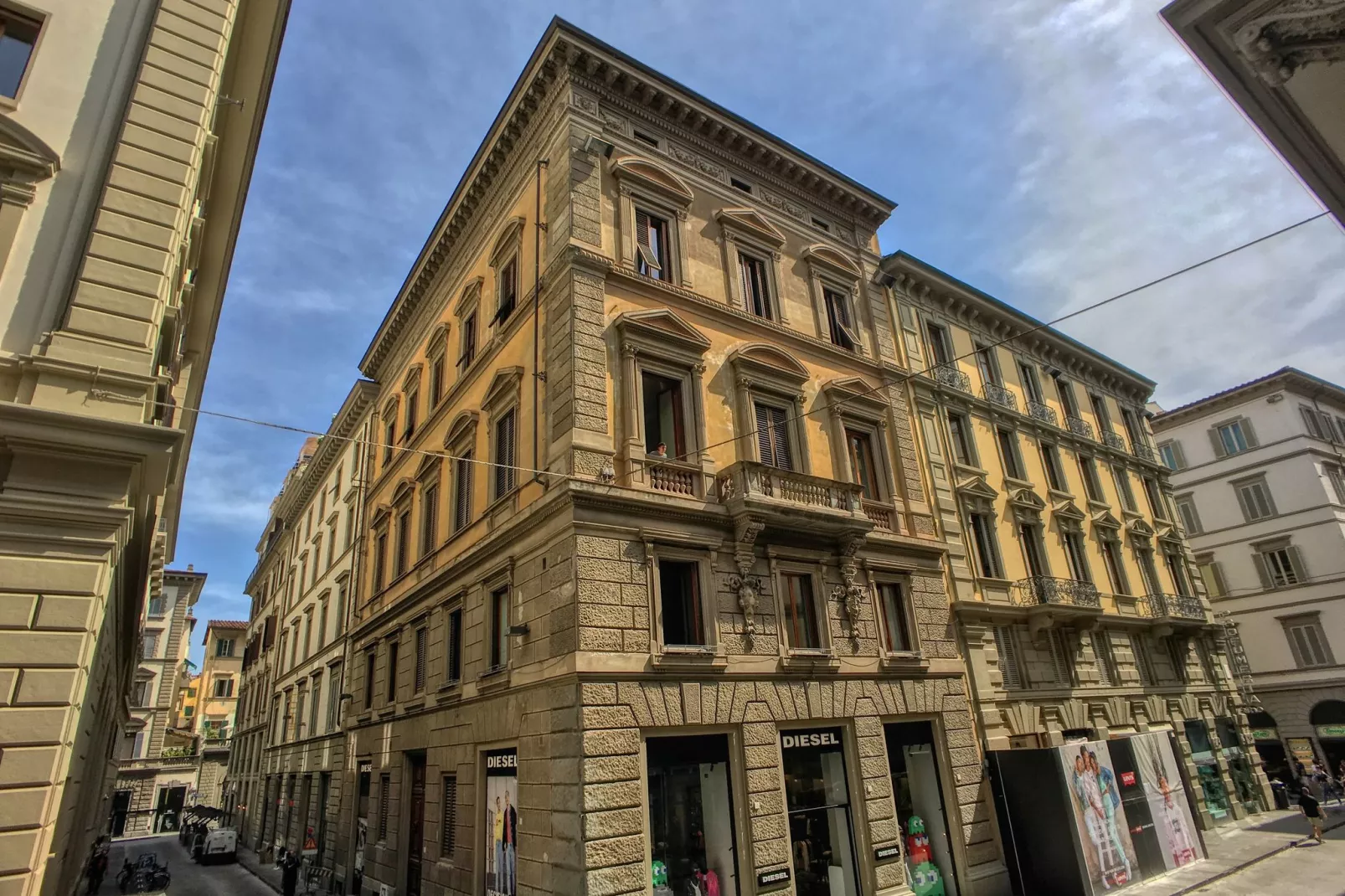 Dei Medici-Exterior summer