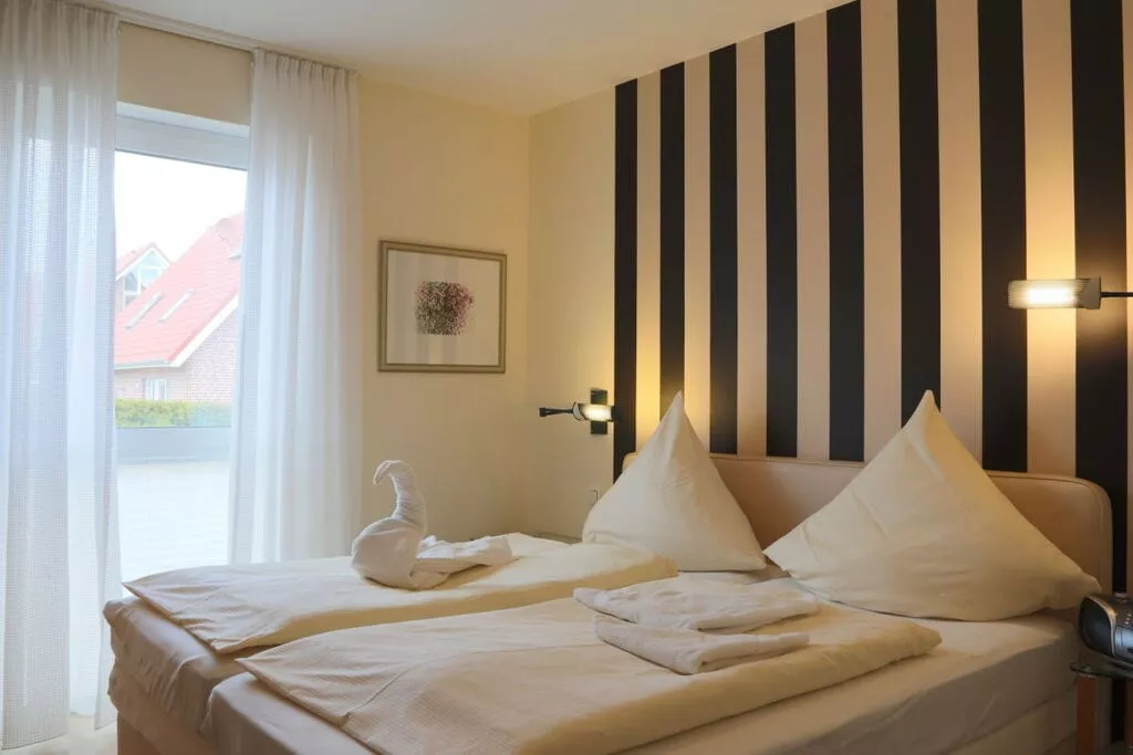 62369-Bedroom