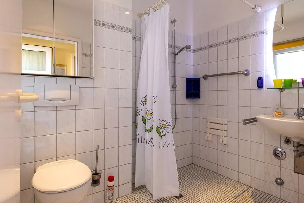 85225-Bathroom