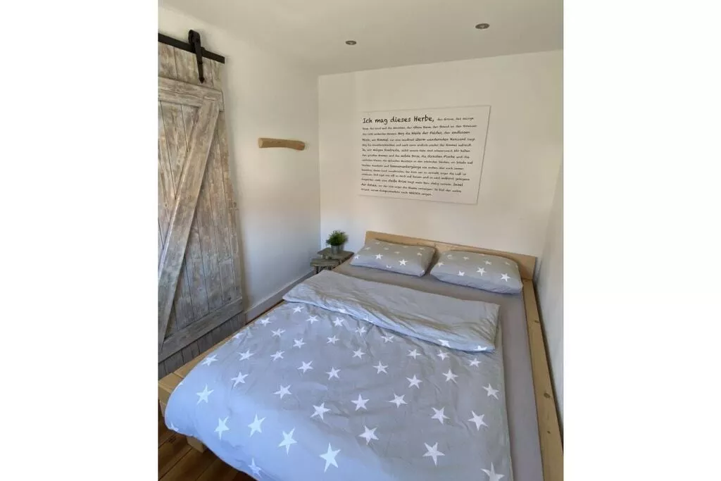 246317-Bedroom