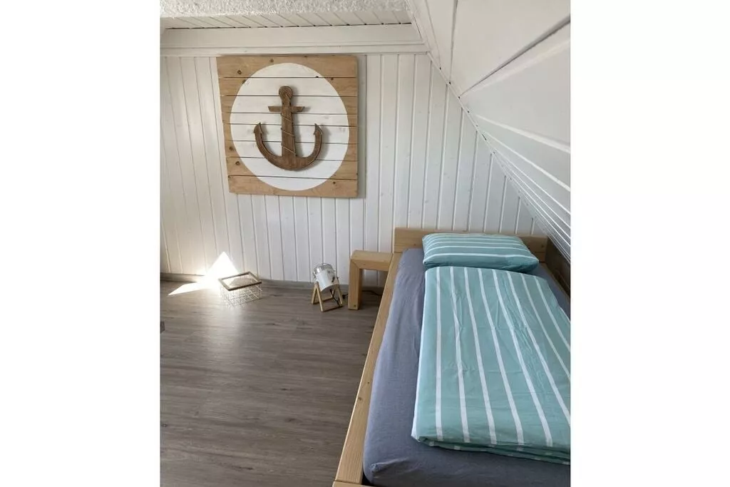 246317-Bedroom