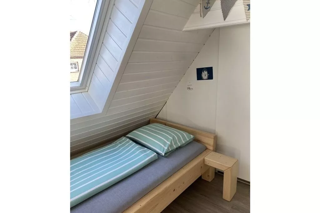 246317-Bedroom