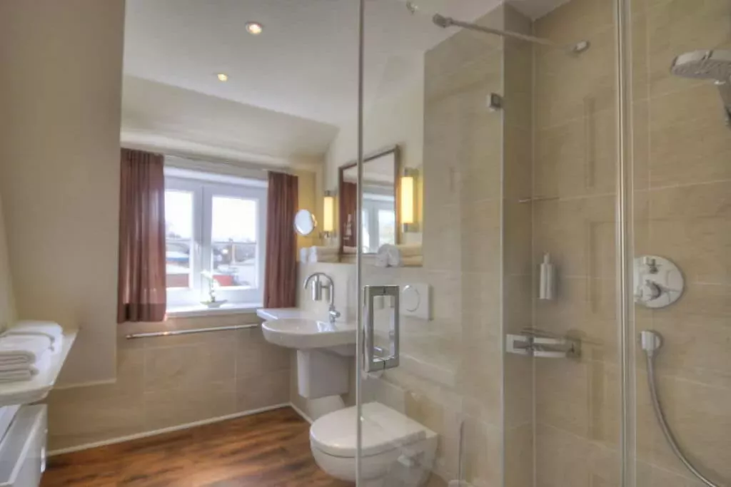 97806-Bathroom