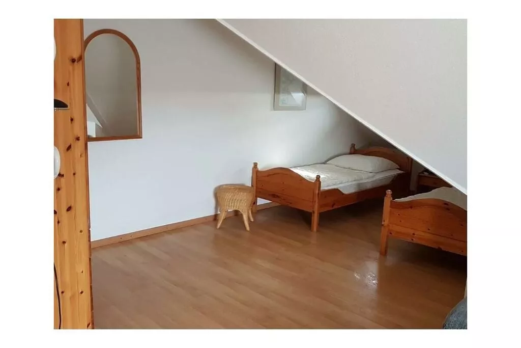 322675-Bedroom
